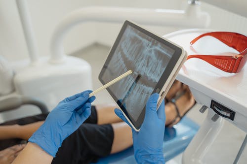 How to Choose the Right Oral Surgery Clinic in Louisville for You